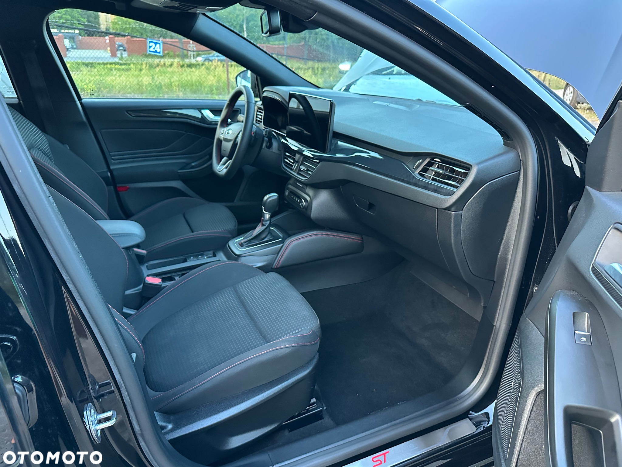 Ford Focus Turnier 1.0 EcoBoost Hybrid ST-LINE X - 23