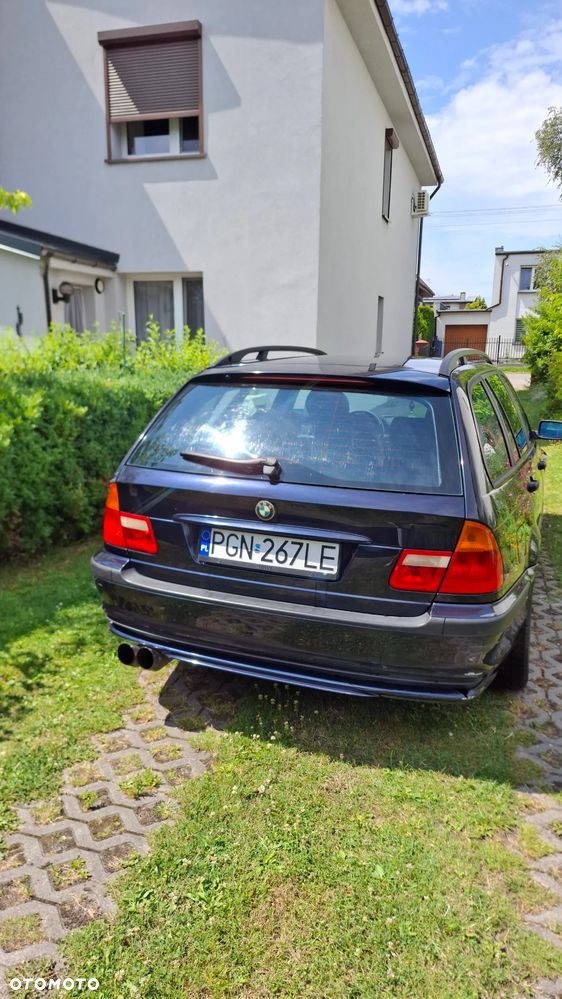 BMW Seria 3 318i - 4