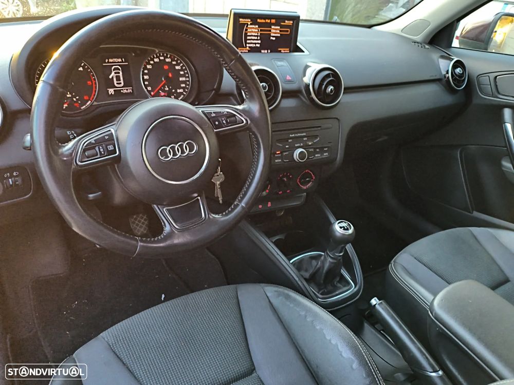 Audi A1 1.6 TDI S-line - 2