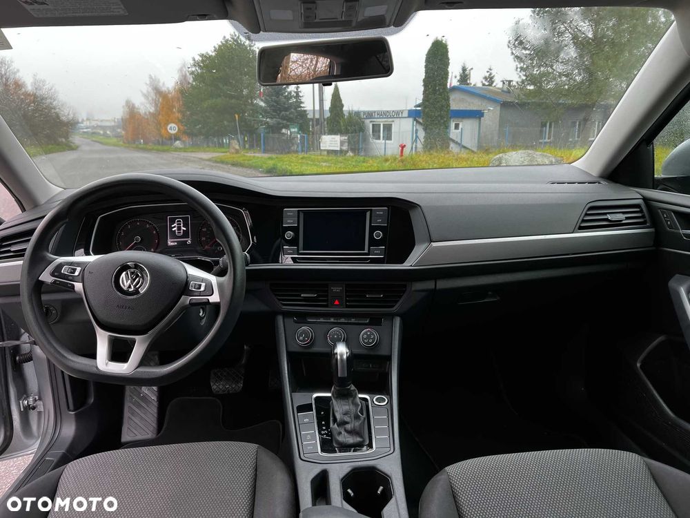 Volkswagen Jetta - 6