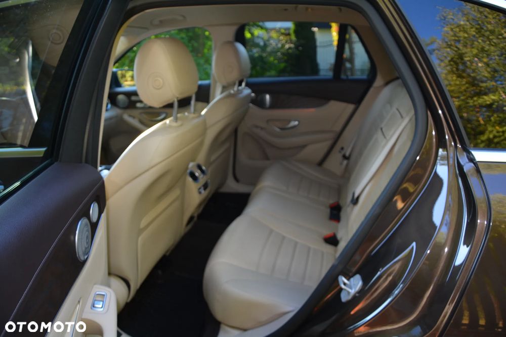 Mercedes-Benz GLC - 16