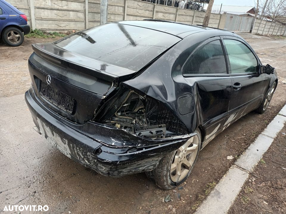 Dezmembrari  Mercedes-Benz C-CLASS (W203)  2000  > 2007 C 220 CDI (20 - 5