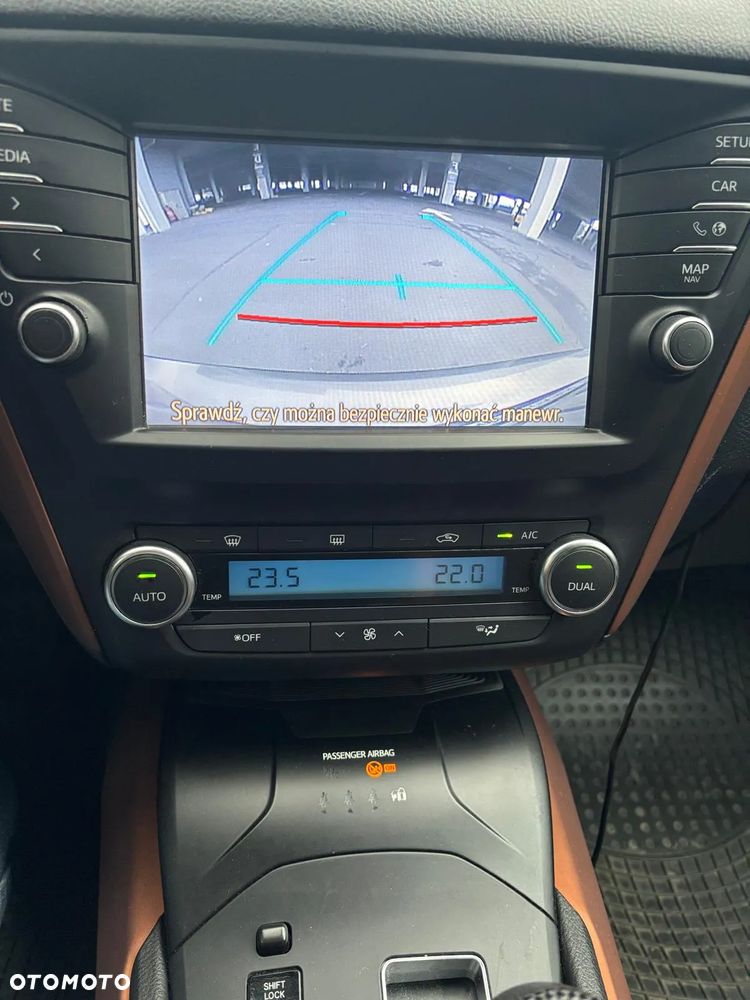 Toyota Avensis 1.8 Premium MS - 38