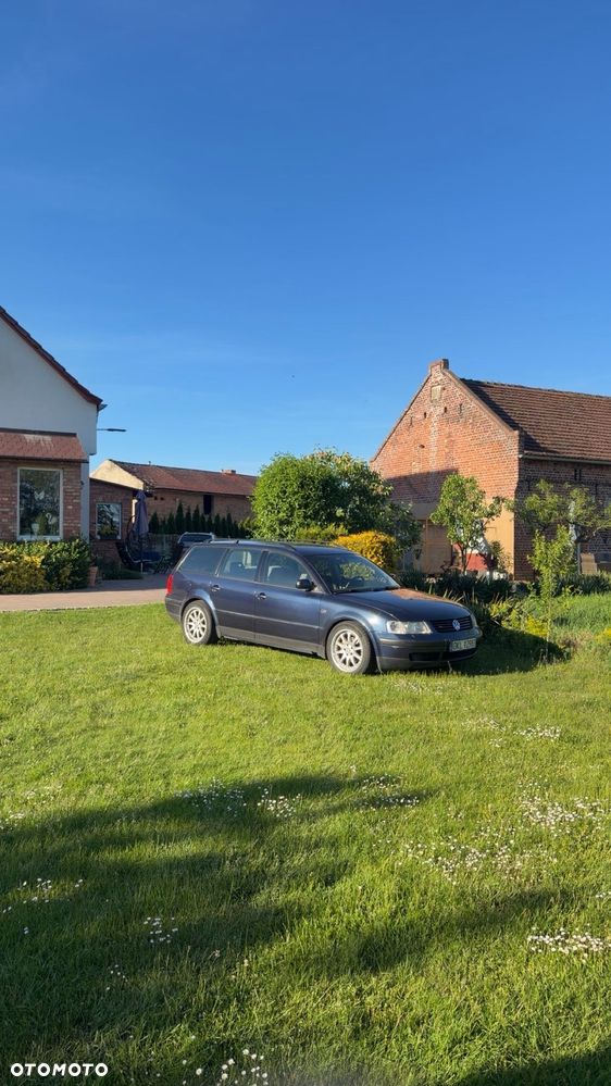 Volkswagen Passat 1.9 TDI Comfortline - 4