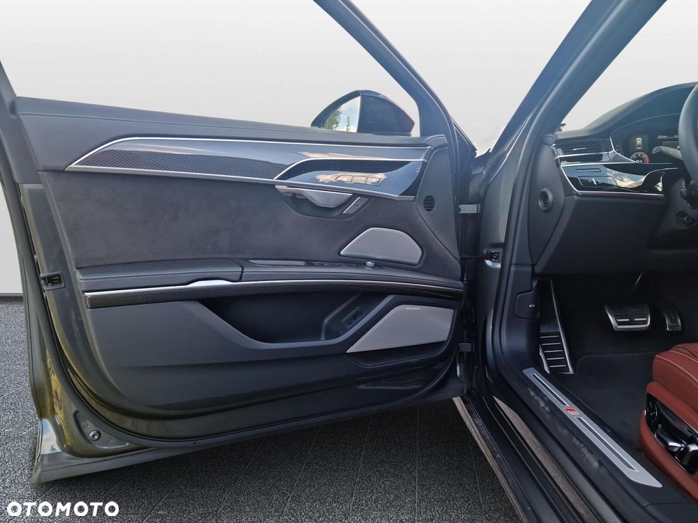 Audi A8 - 24