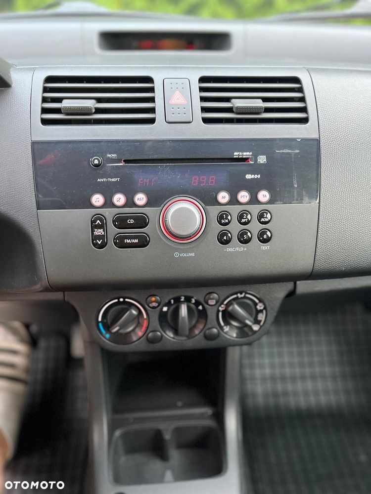 Suzuki Swift 1.3 Club - 16