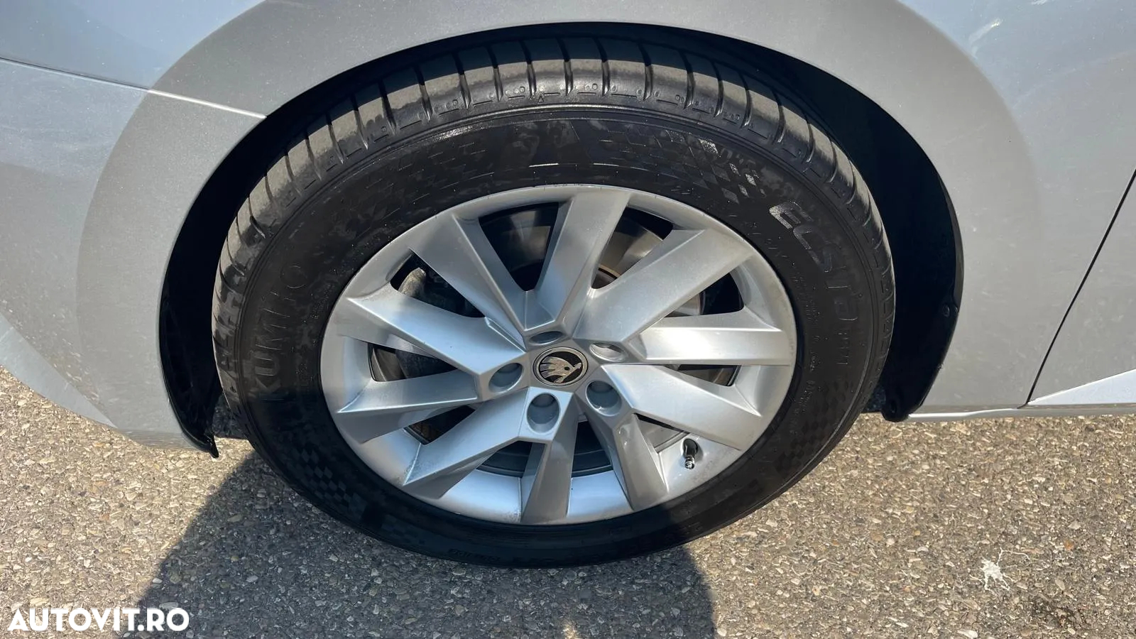 Skoda Superb Combi 2.0 TDI DSG Style - 10