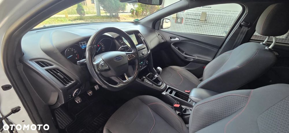 Ford Focus 1.5 EcoBoost STart-Stopp-System ST-LINE - 32