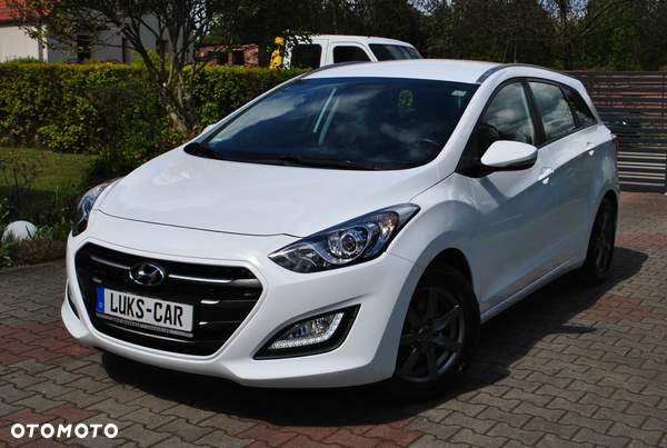 Hyundai i30 blue Kombi 1.4 Classic Navigation