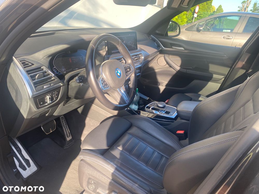 BMW iX3 - 4