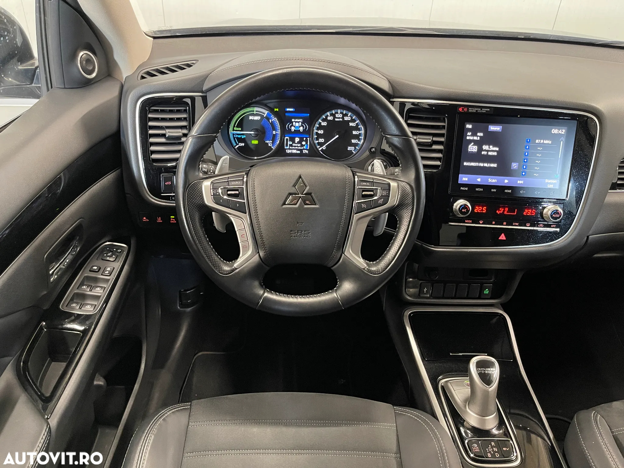 Mitsubishi Outlander - 6