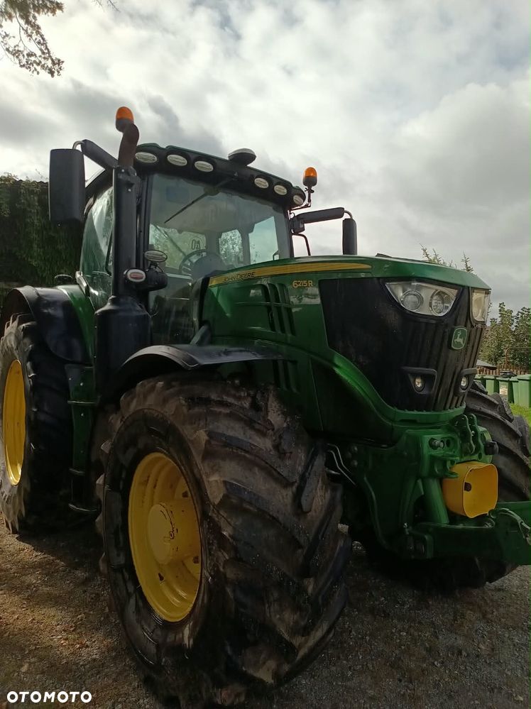 John Deere 6215R - 2