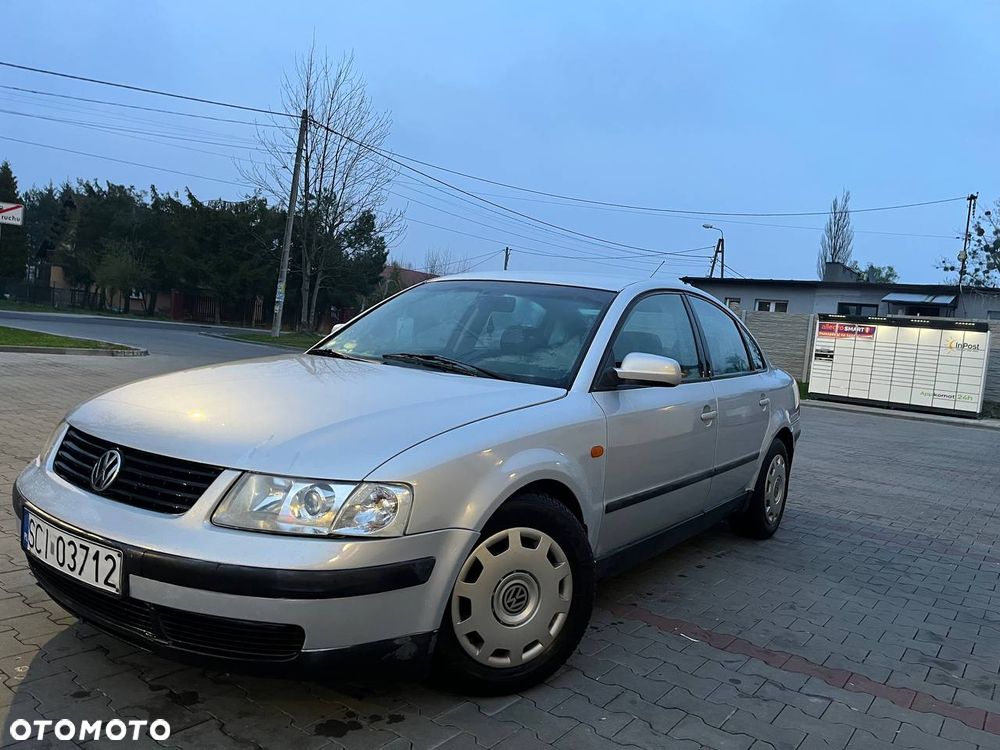 Volkswagen Passat 1.8 - 4
