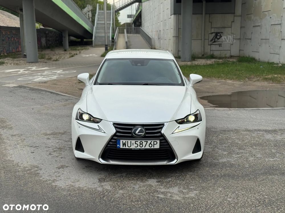 Lexus IS 300h Elegance - 10