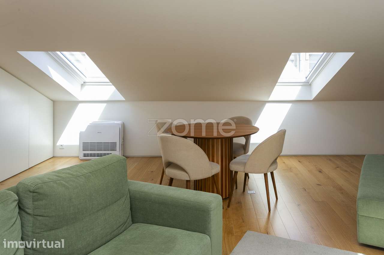Moderno T1 Duplex com Suite e Terraço na Rua da Cedofeita, Porto. - Grande imagem: 4/34