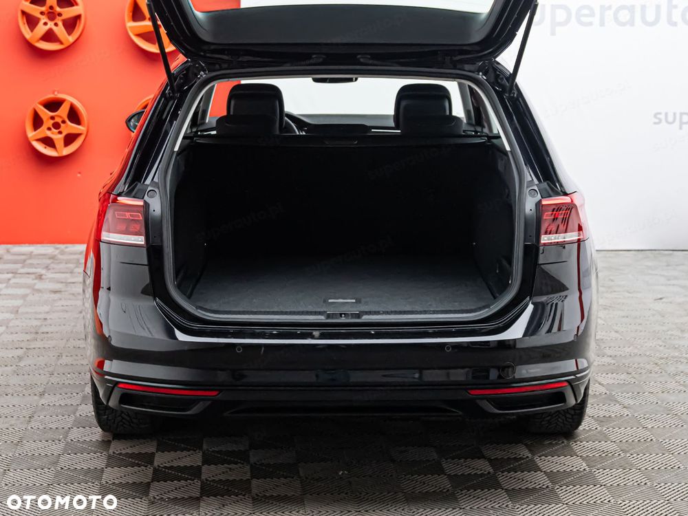 Volkswagen Passat - 28