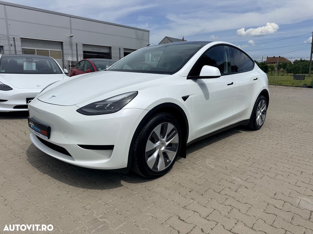 Tesla Model Y - 2