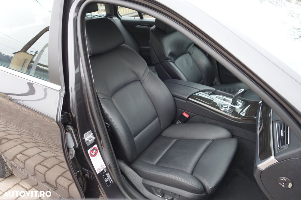 BMW Seria 5 530d xDrive - 25