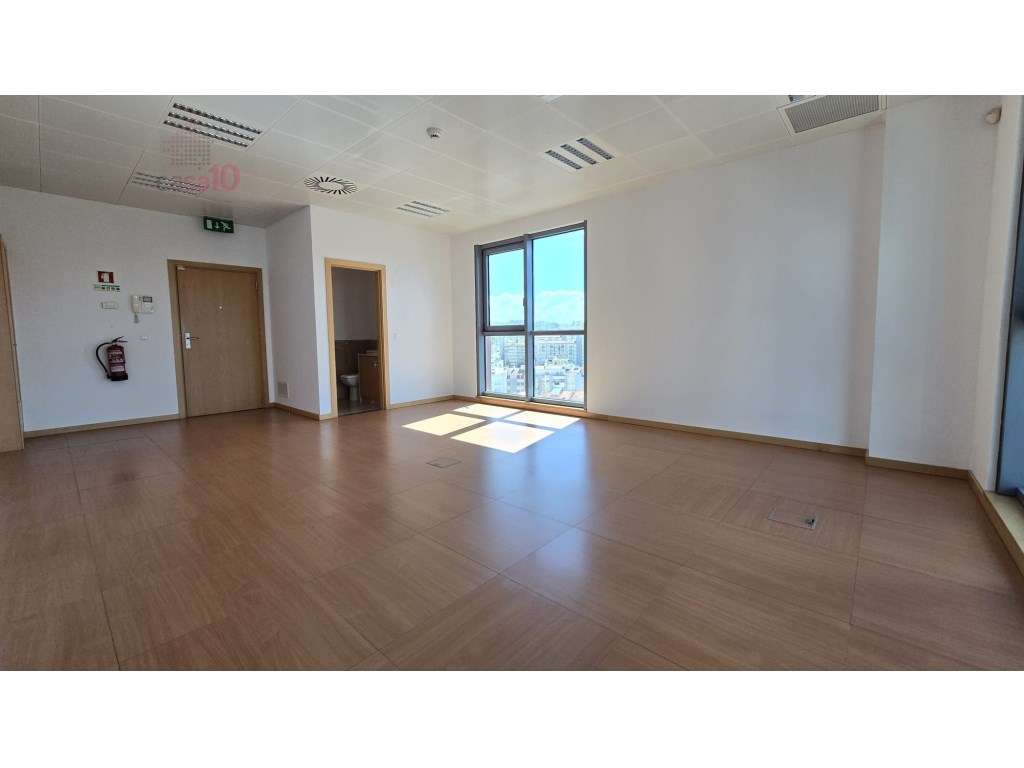 Vende-se escritório no edifício Panoramic, Parque das Nações - Grande imagem: 3/12