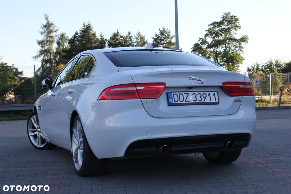 Jaguar XE S - 15