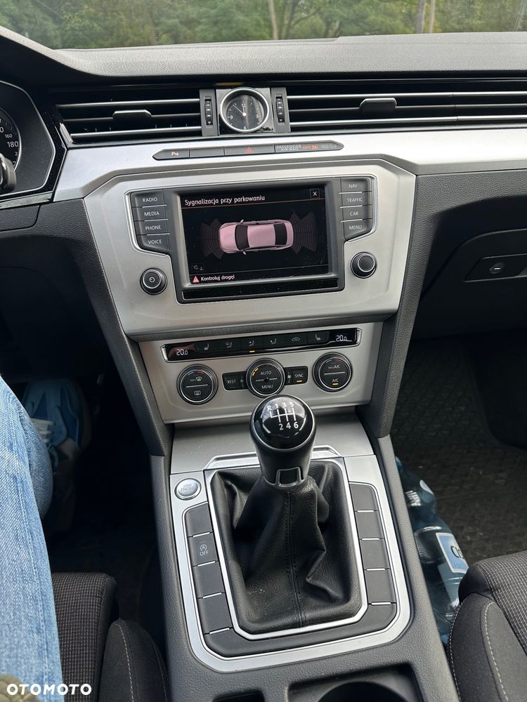 Volkswagen Passat 2.0 TDI BMT Comfortline - 10