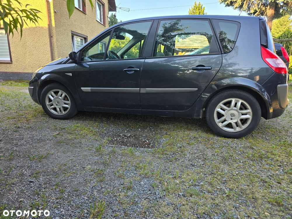 Renault Scenic 2.0 16V Emotion - 4