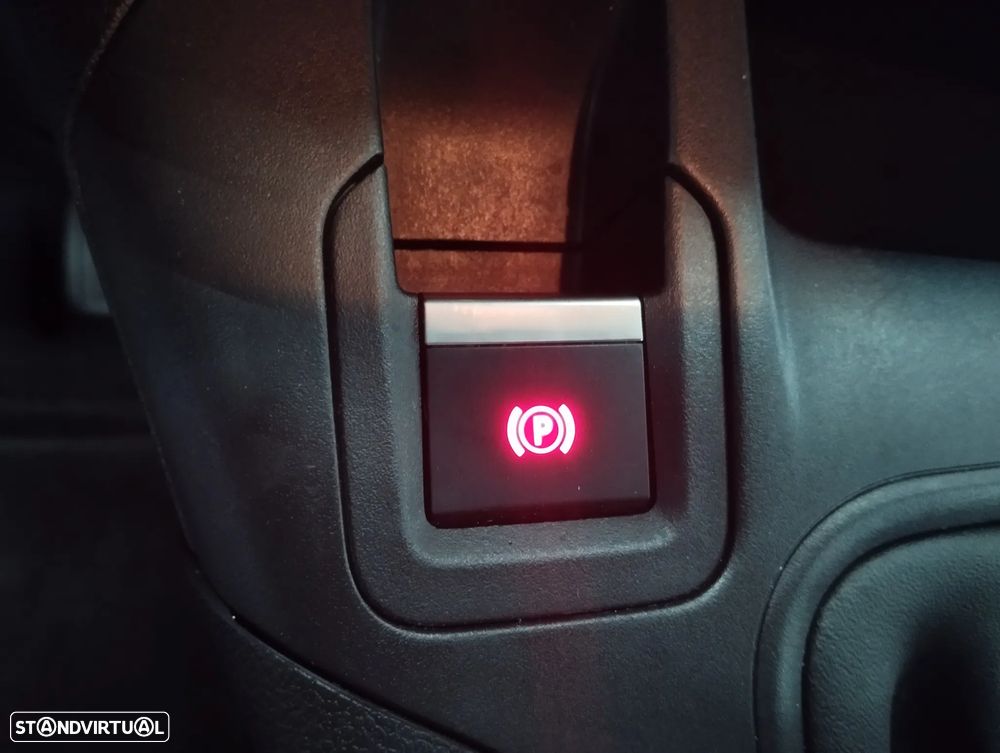 Opel Combo — fotografia 32