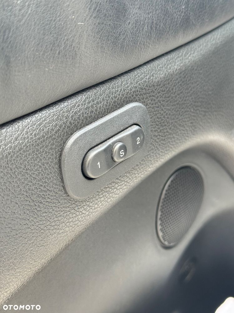 Jeep Grand Cherokee 5.7 V8 HEMI Summit - 31