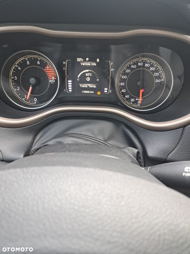 Jeep Cherokee - 8