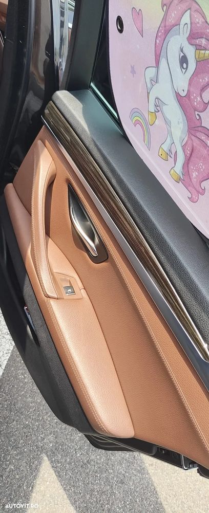 BMW Seria 5 520d - 29