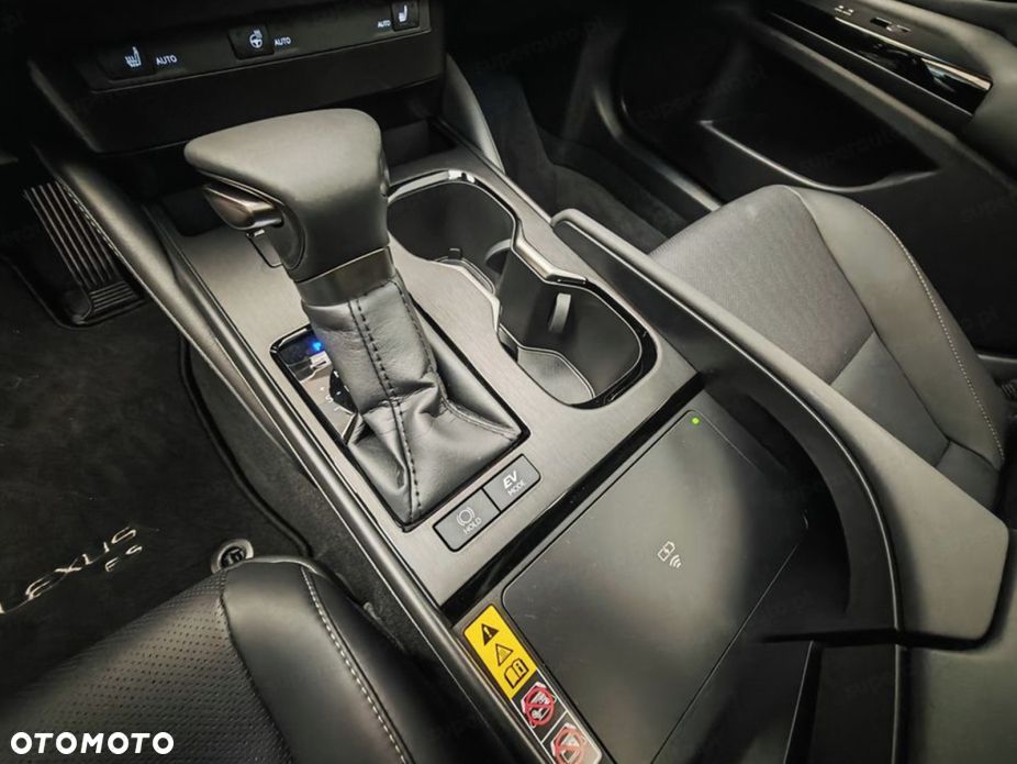 Lexus ES 300h Business Edition - 15