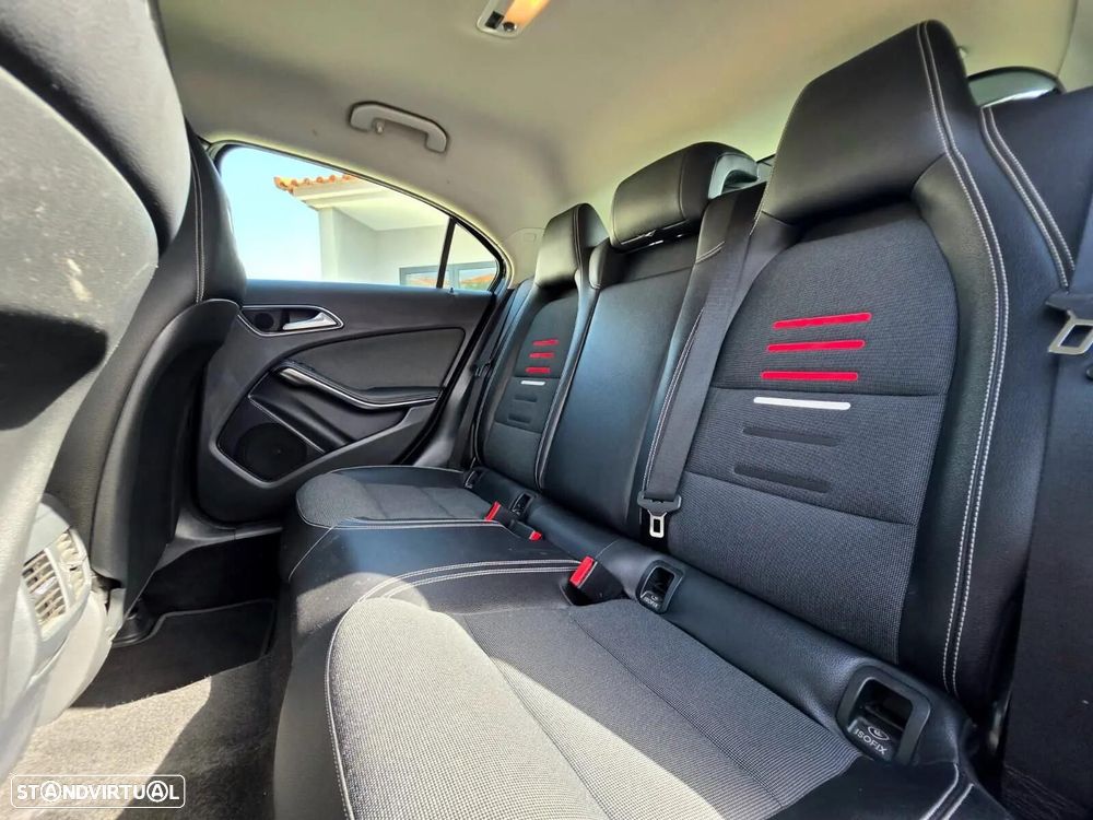 Mercedes-Benz A 180 d Urban - 11