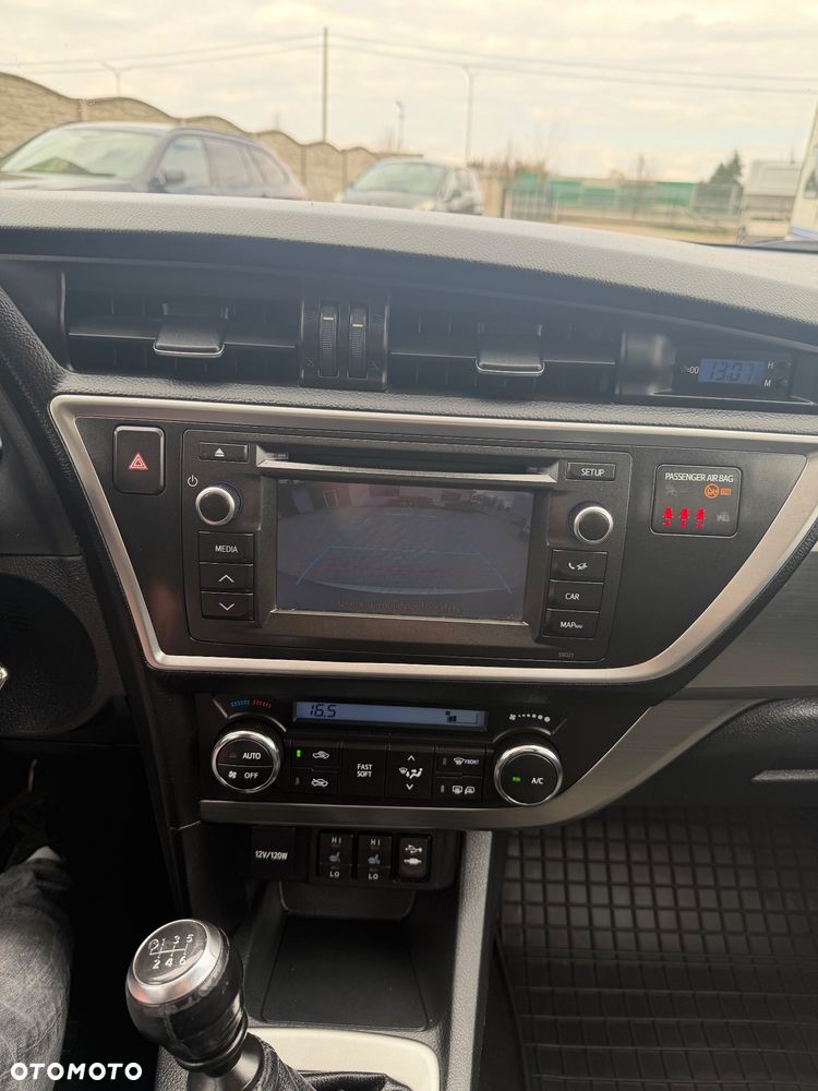 Toyota Auris 2.0 D-4D Life - 11