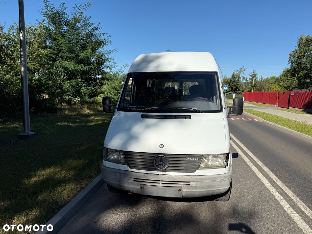 Mercedes-Benz Sprinter - 1