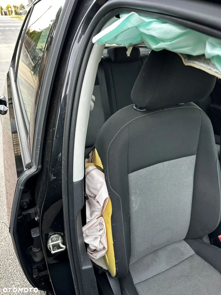 Volkswagen Golf 1.6 TDI DPF DSG Trendline - 17