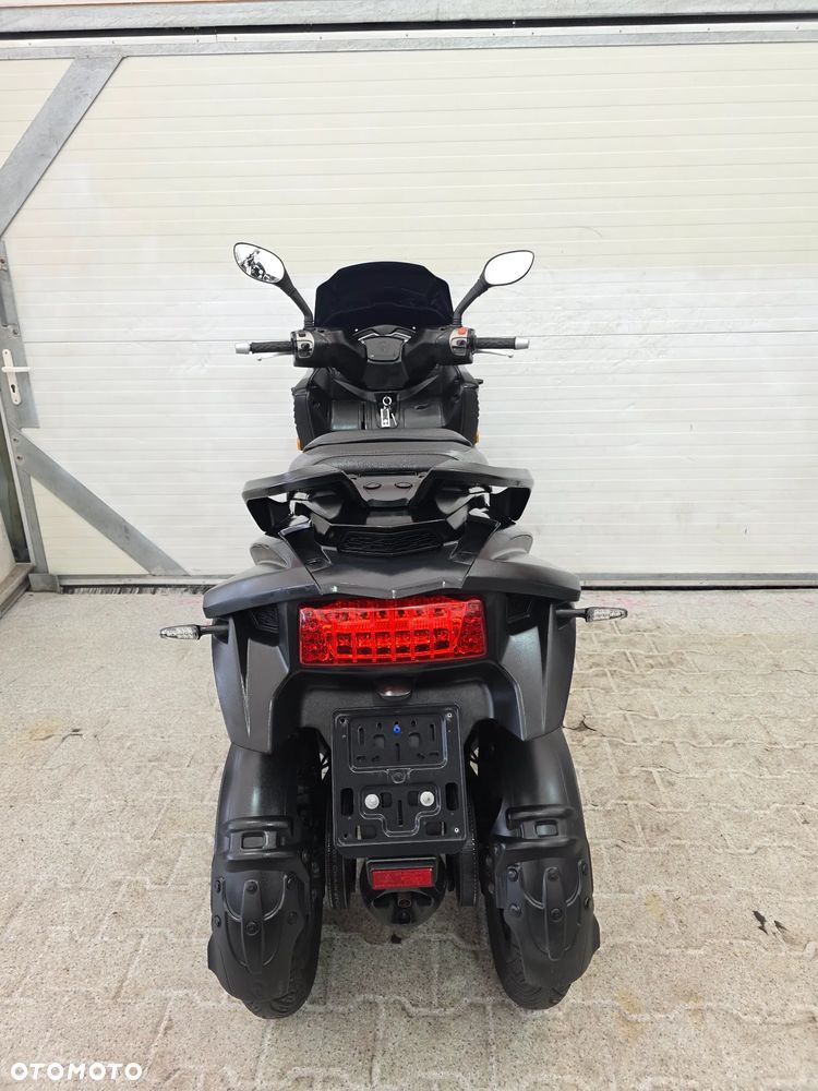 Piaggio MP-3 - 35