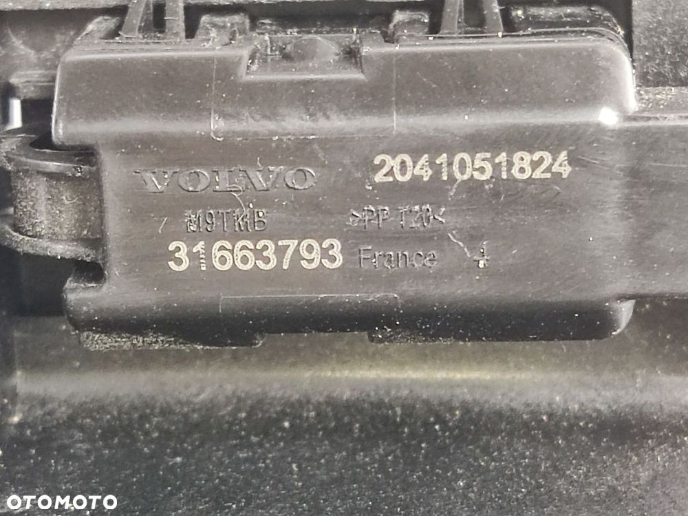 VOLVO XC40 17-21r Lampka Oświetlenie Kabiny - 7
