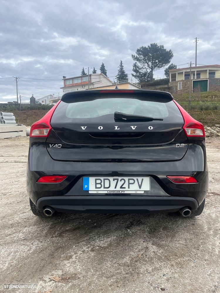 Volvo V40 D2 Momentum - 4