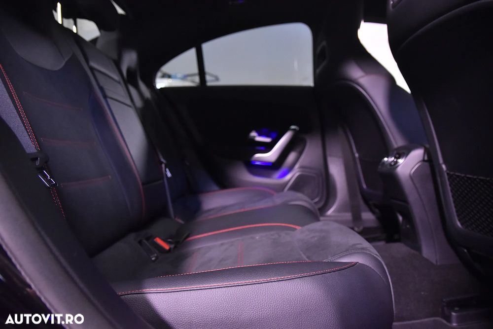 Mercedes-Benz CLA - 12