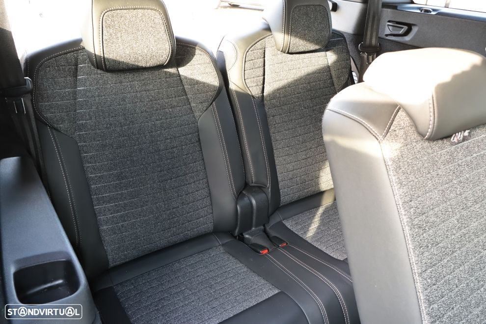 Peugeot 5008 1.2 Hybrid Allure e-DCS6 - 8