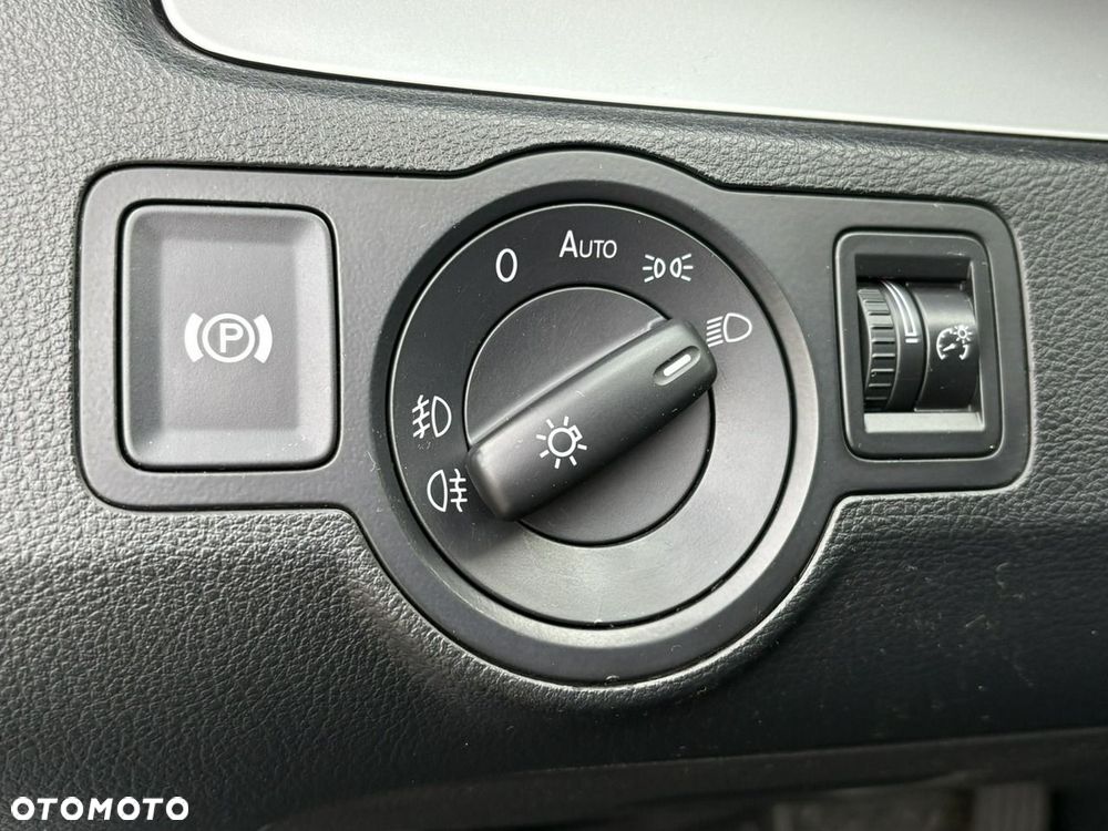 Volkswagen Passat - 23
