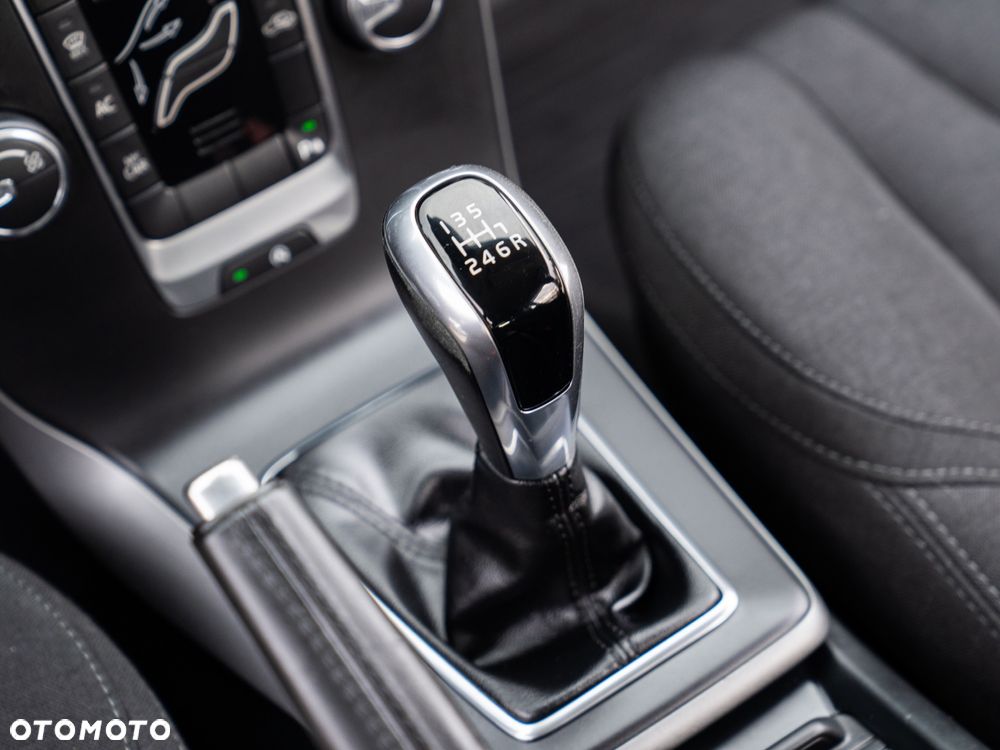 Volvo V40 D2 Kinetic - 32