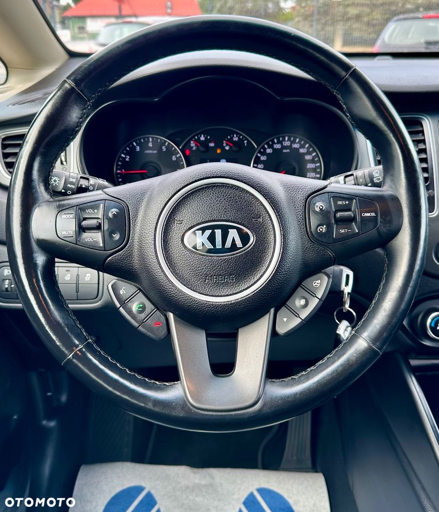 Kia Carens 1.6 GDI Dream-Team Edition - 19