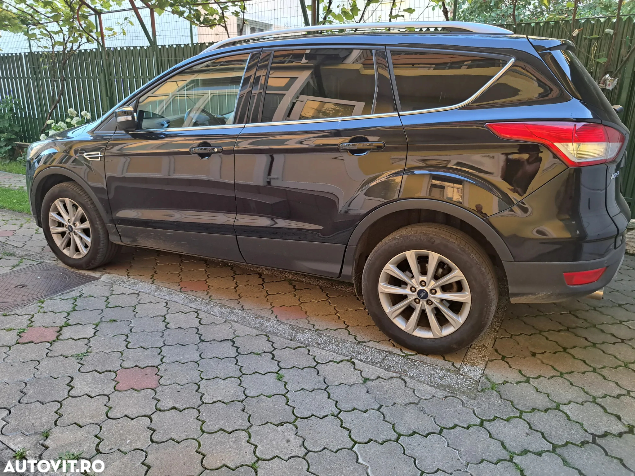 Ford Kuga 2.0 TDCi 2WD Titanium - 2