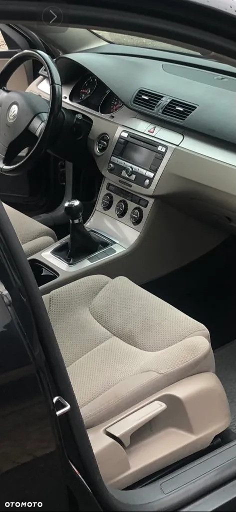 Volkswagen Passat 1.8 TSI Trendline - 4