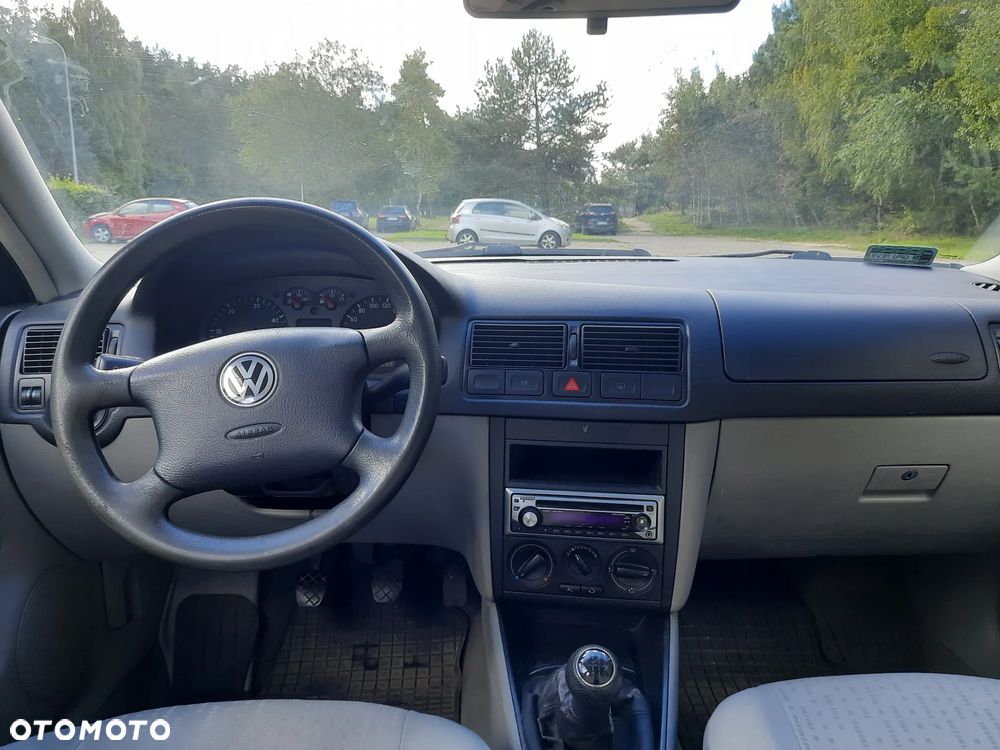 Volkswagen Golf - 11