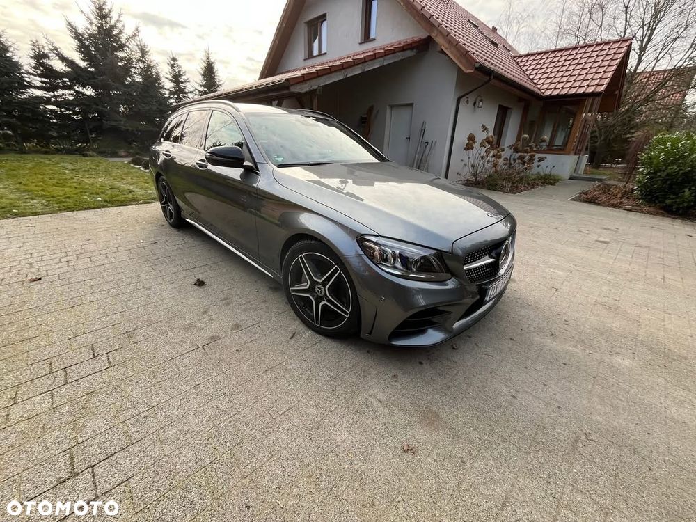Mercedes-Benz Klasa C 300 d T 9G-TRONIC Night Edition - 4