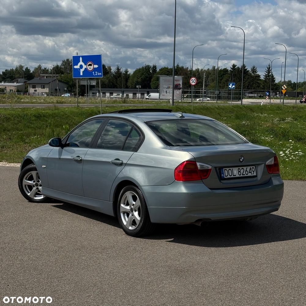 BMW Seria 3 320i - 4