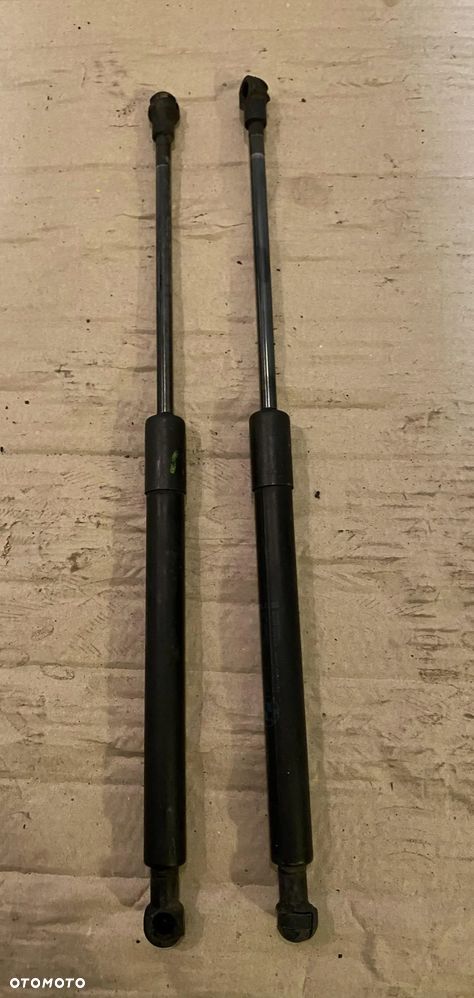 Siłowniki maski pokrywy silnika BMW E90 lift OE - 1