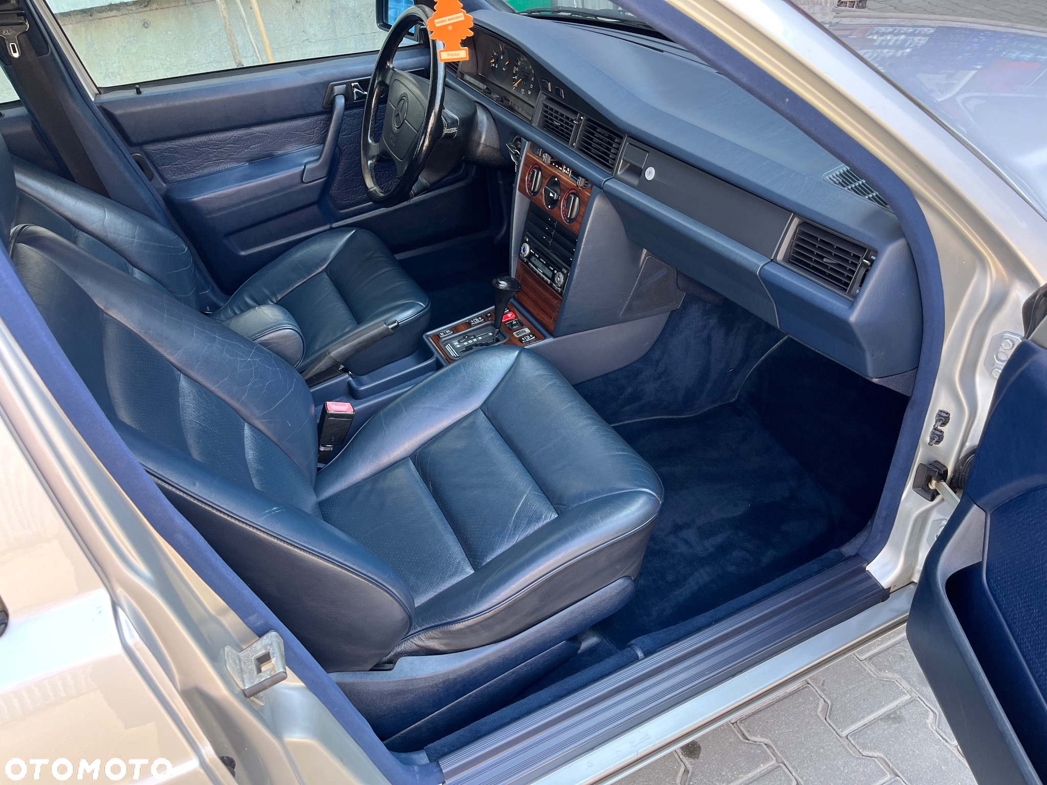 Mercedes-Benz W201 (190) - 19